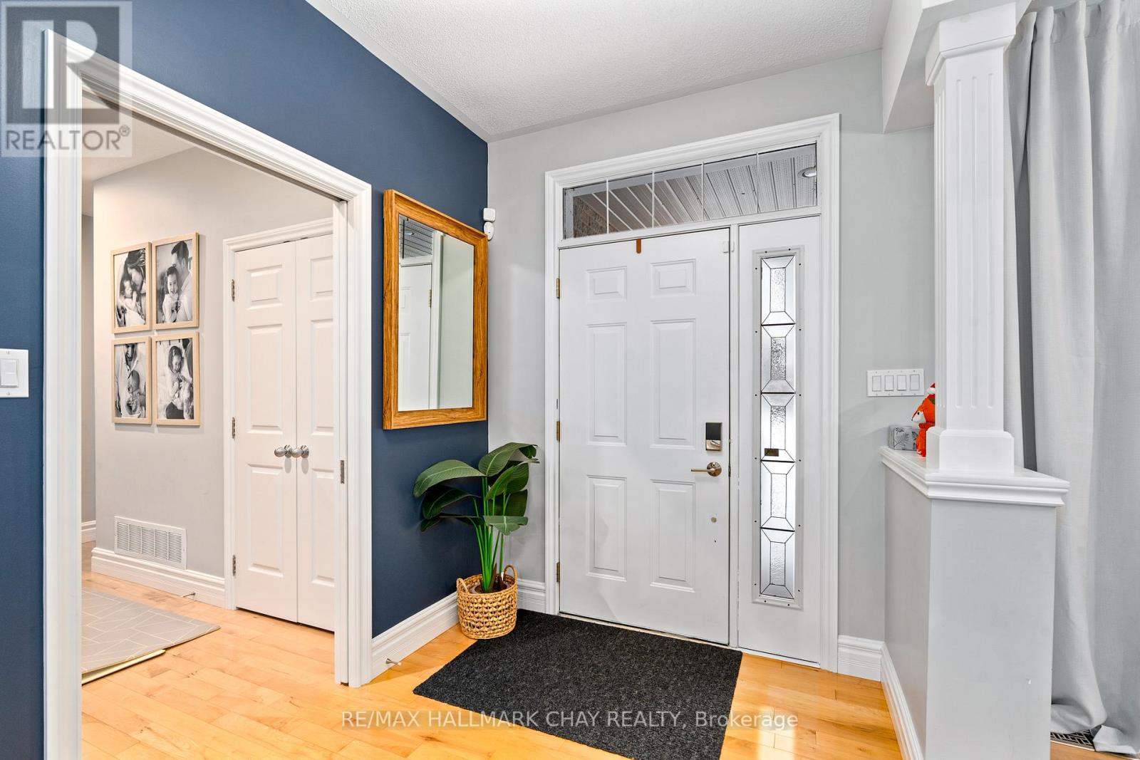 3 Forest Hill Drive, Springwater, Ontario  L9X 0J4 - Photo 4 - S12990478