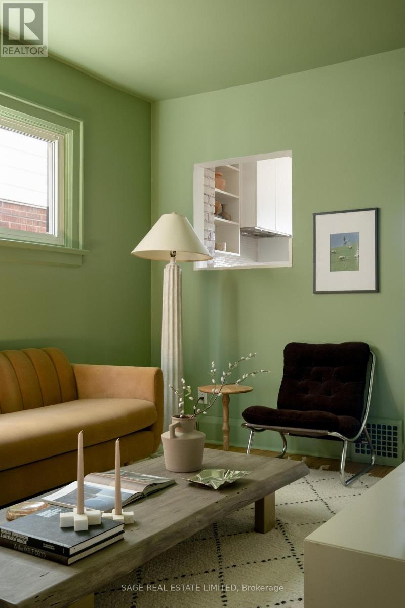 178 Prescott Avenue, Toronto, Ontario  M6N 3H1 - Photo 11 - W12989074