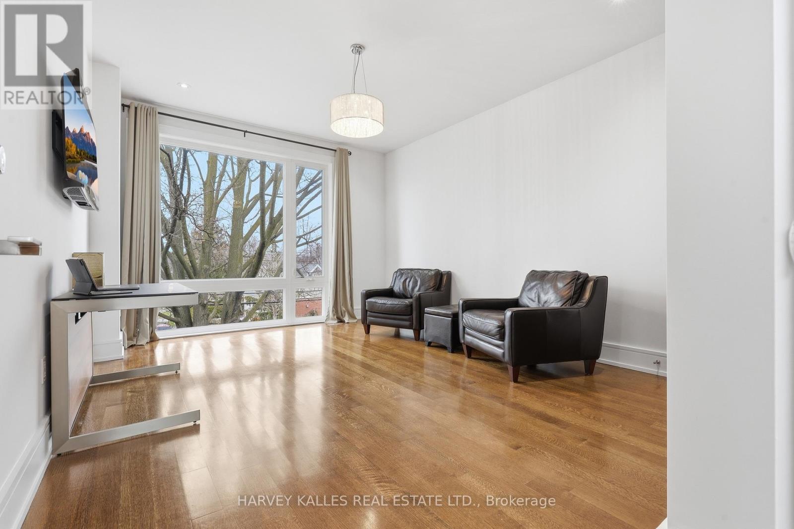 46 Ravenscrest Drive, Toronto, Ontario  M9B 5M7 - Photo 16 - W12989518