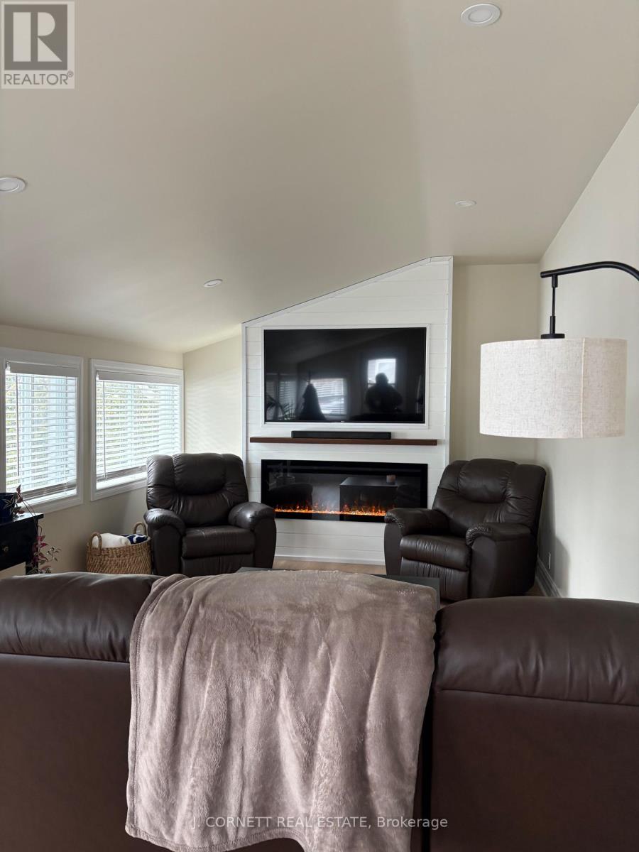 1120 Larin Avenue, Cornwall, Ontario K6H 4C6 - Photo 13 - X12908090