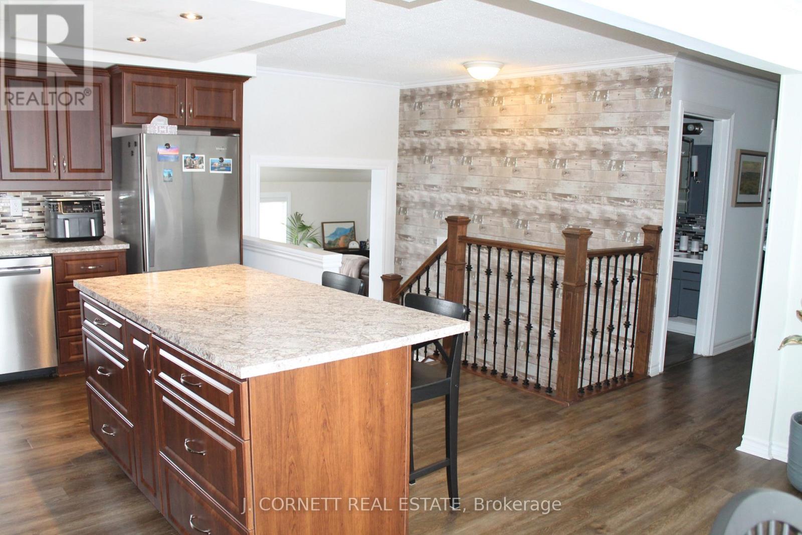 1120 Larin Avenue, Cornwall, Ontario K6H 4C6 - Photo 4 - X12908090