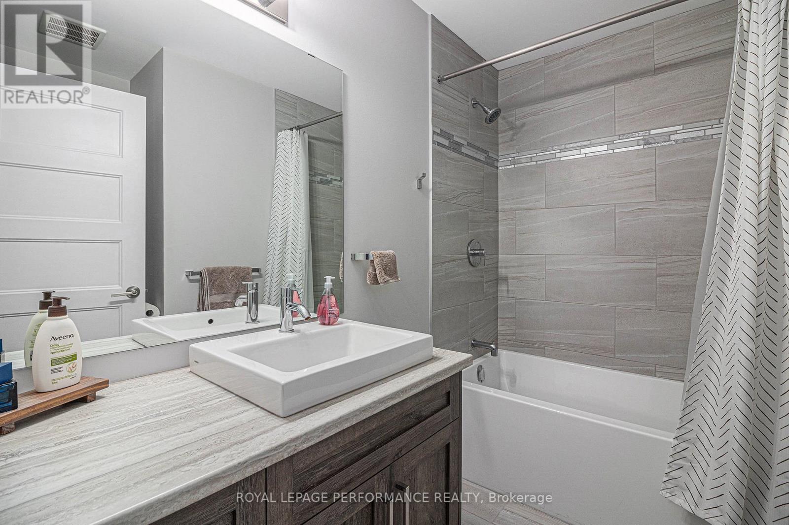 8 Brittany Street, North Stormont, Ontario K0A 1R0 - Photo 19 - X12991184