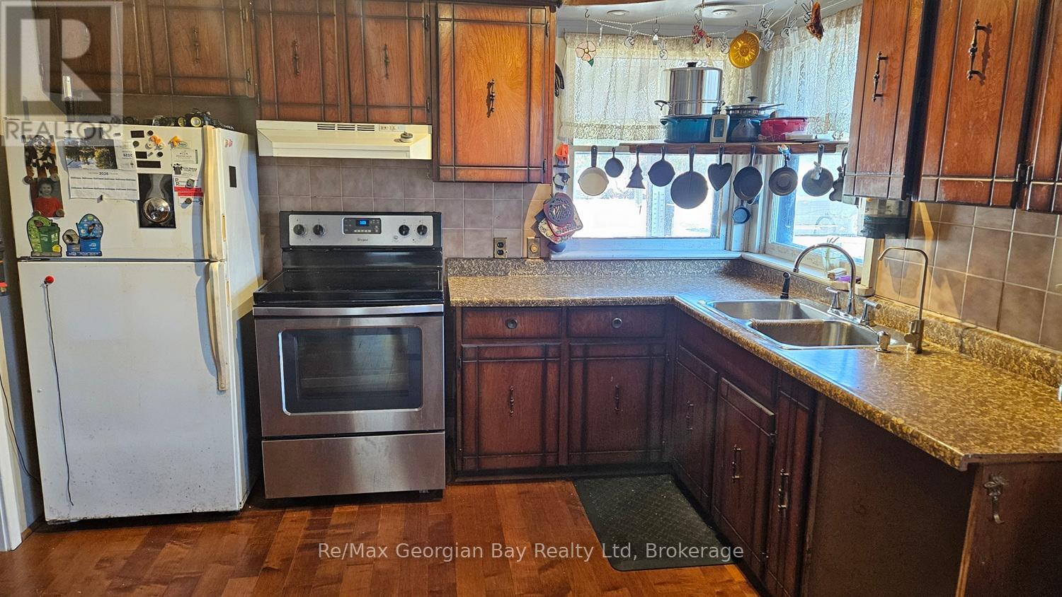 8 Sturgeon Bay Road, Severn, Ontario  L0K 1E0 - Photo 2 - S12899026