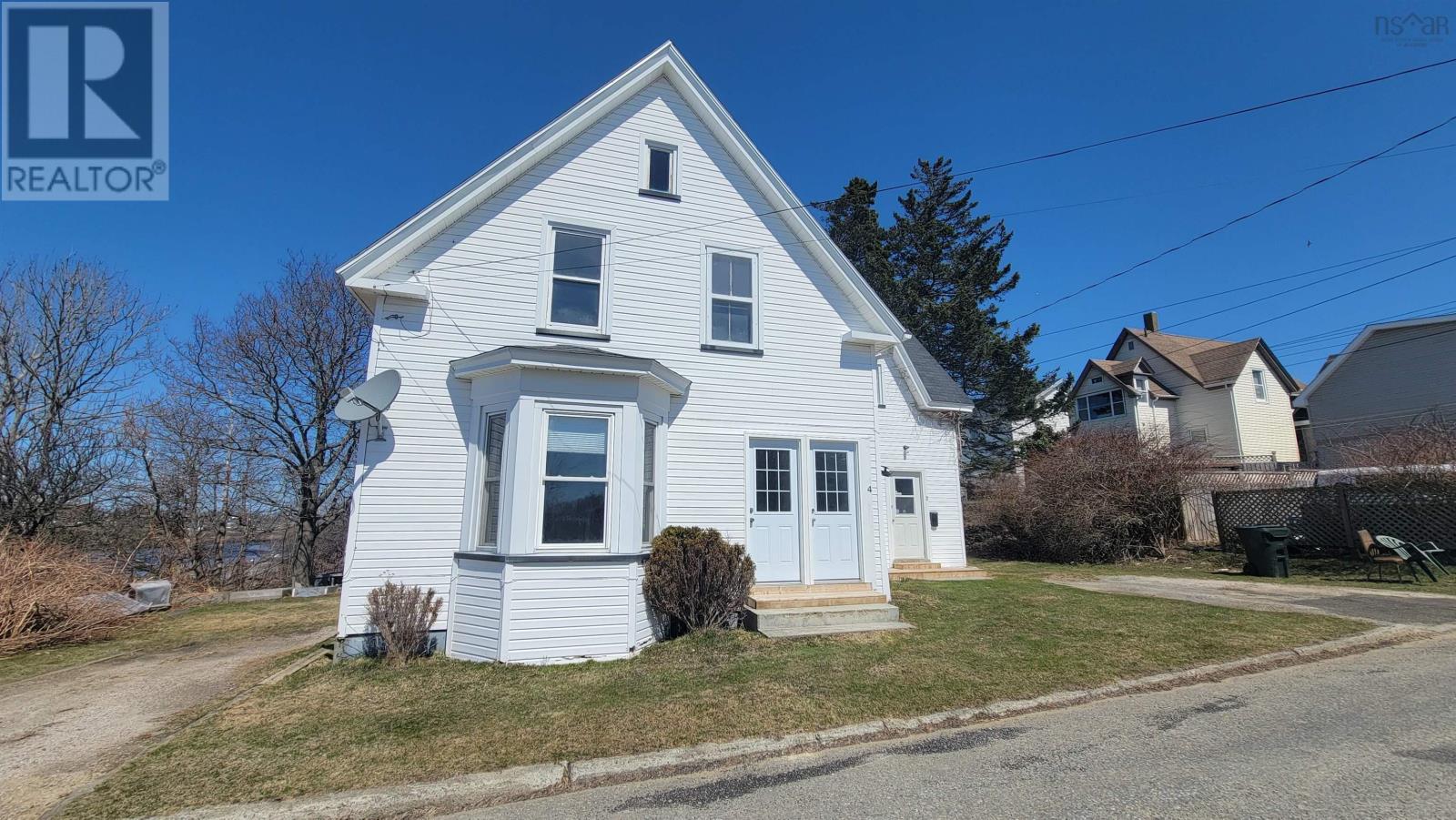 2-4 Baker Street, Yarmouth, Nova Scotia  B5A 2W7 - Photo 8 - 202607205