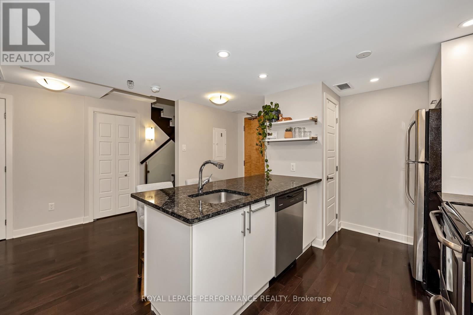 104 - 300a Lett Street, Ottawa, Ontario  K1R 0A8 - Photo 11 - X12874622