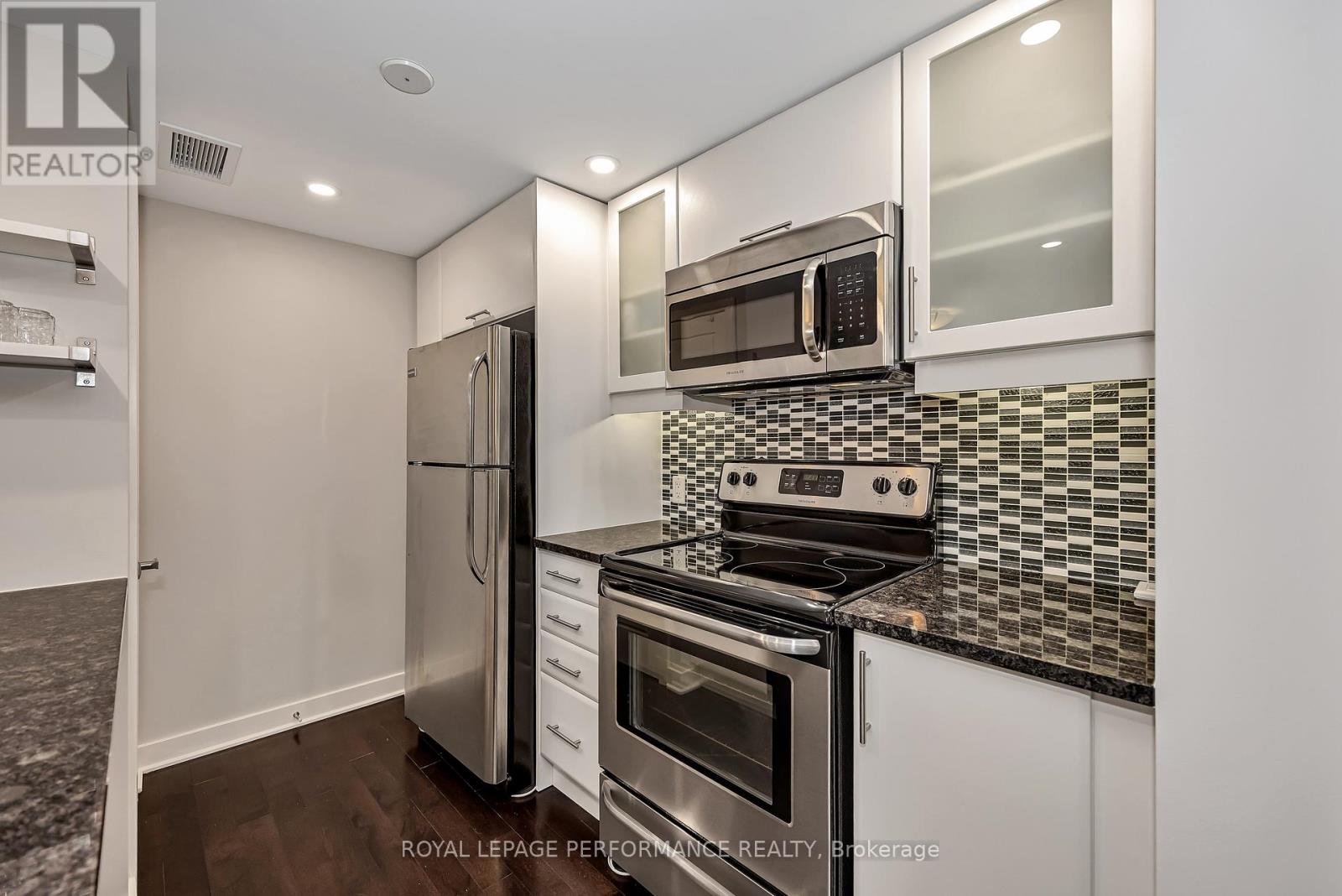 104 - 300a Lett Street, Ottawa, Ontario  K1R 0A8 - Photo 10 - X12874622