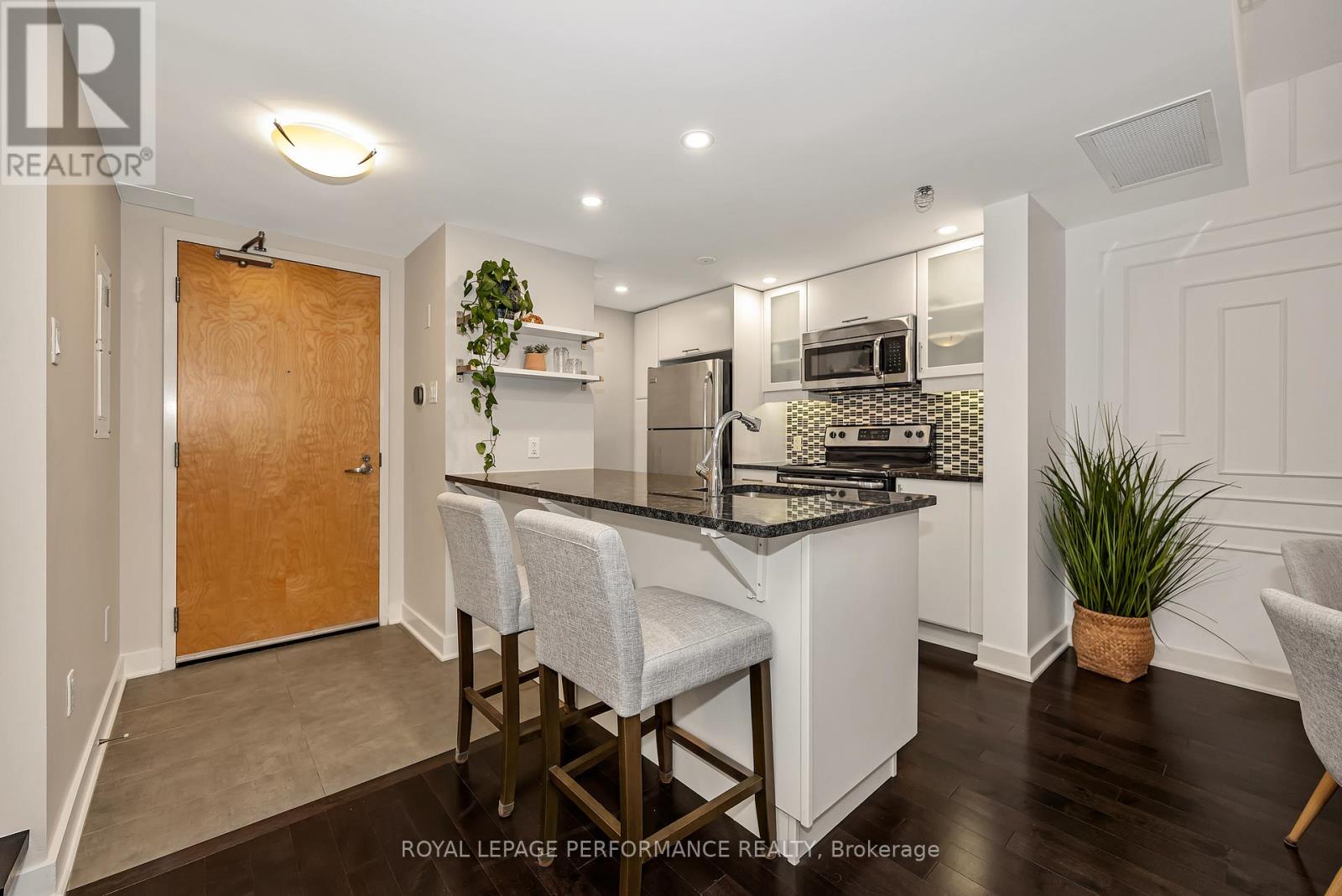 104 - 300a Lett Street, Ottawa, Ontario  K1R 0A8 - Photo 8 - X12874622