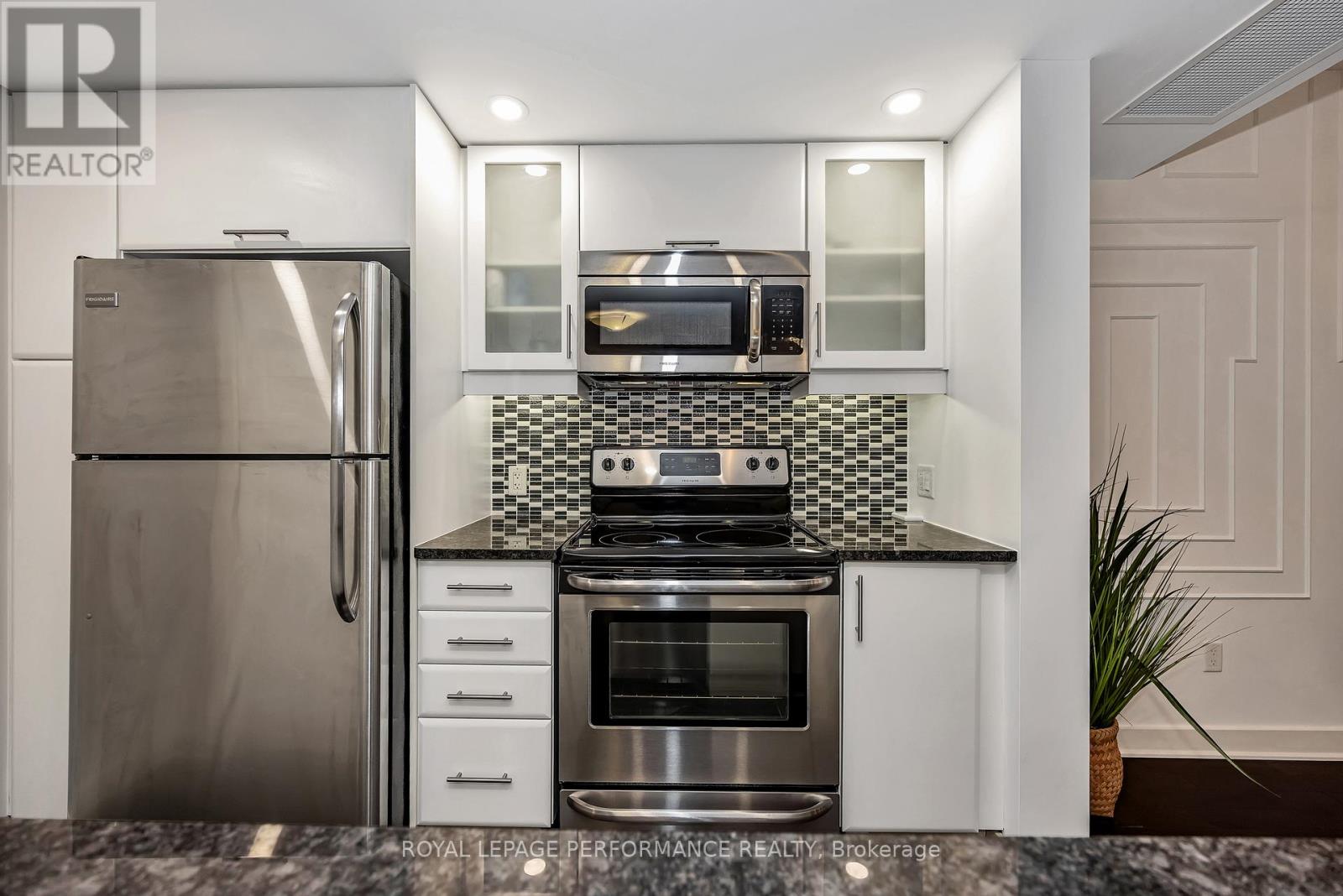 104 - 300a Lett Street, Ottawa, Ontario  K1R 0A8 - Photo 9 - X12874622