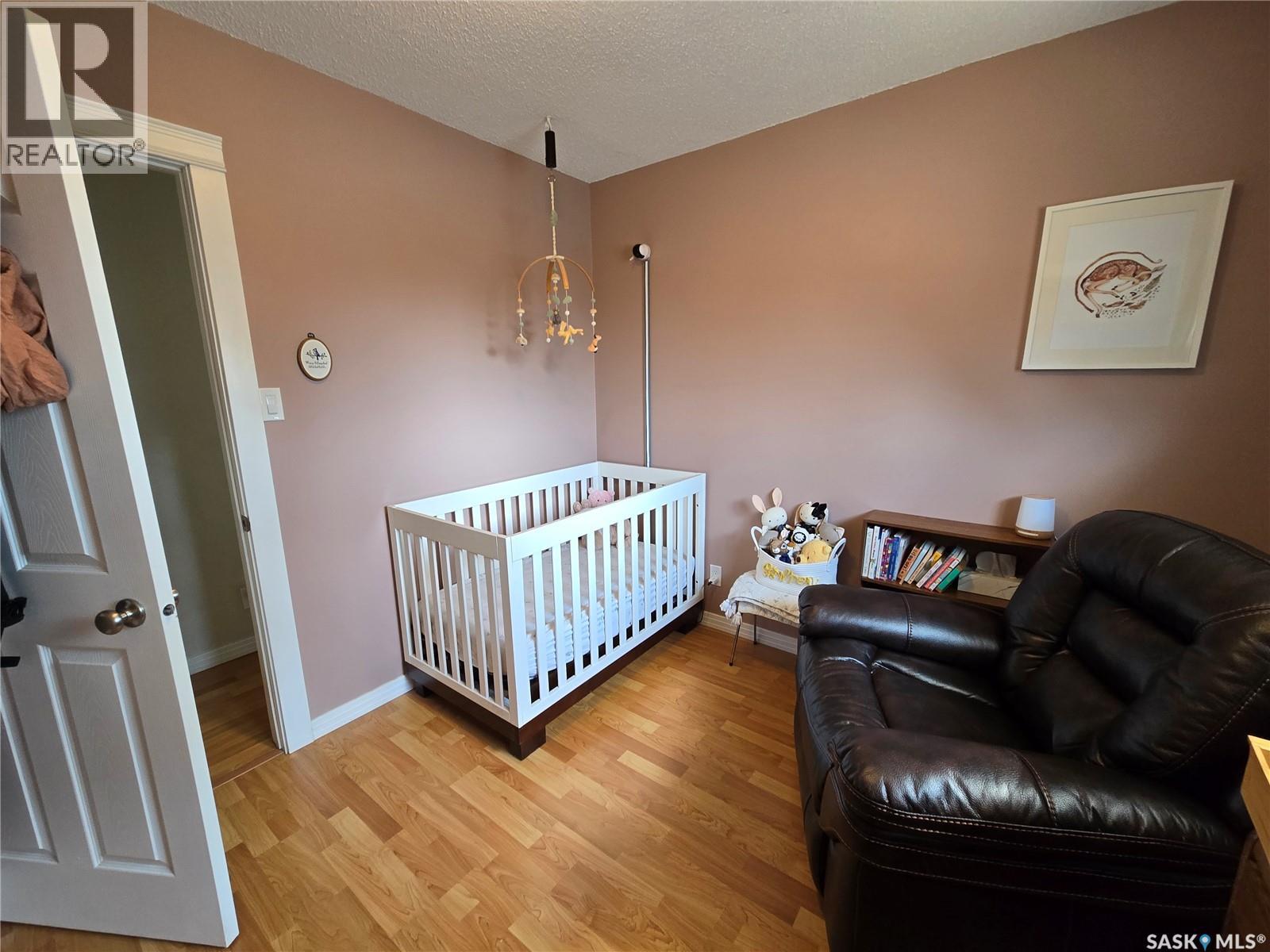 208 Clinton Place, Swift Current, Saskatchewan  S9H 4K2 - Photo 10 - SK032765