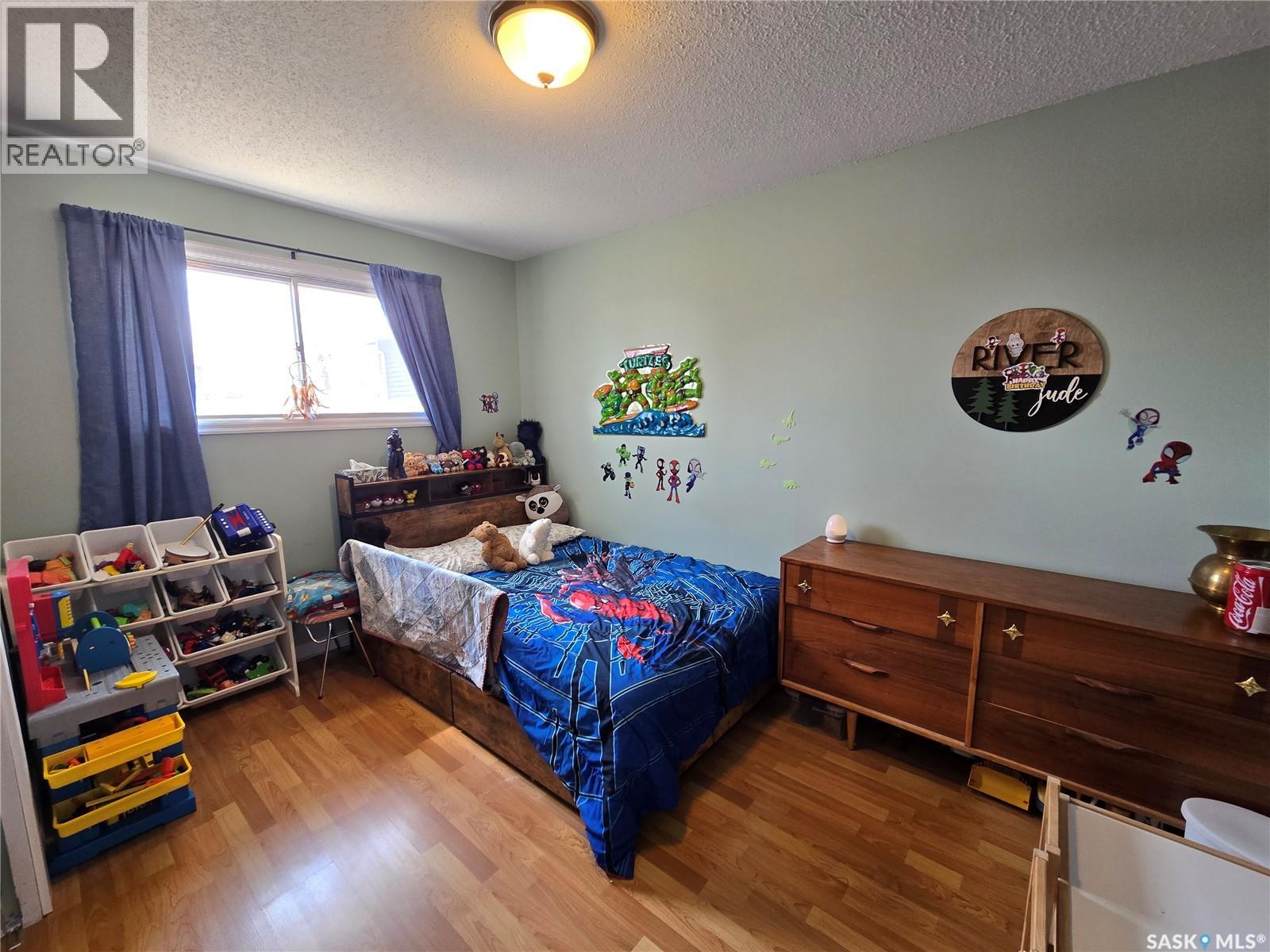 208 Clinton Place, Swift Current, Saskatchewan  S9H 4K2 - Photo 9 - SK032765