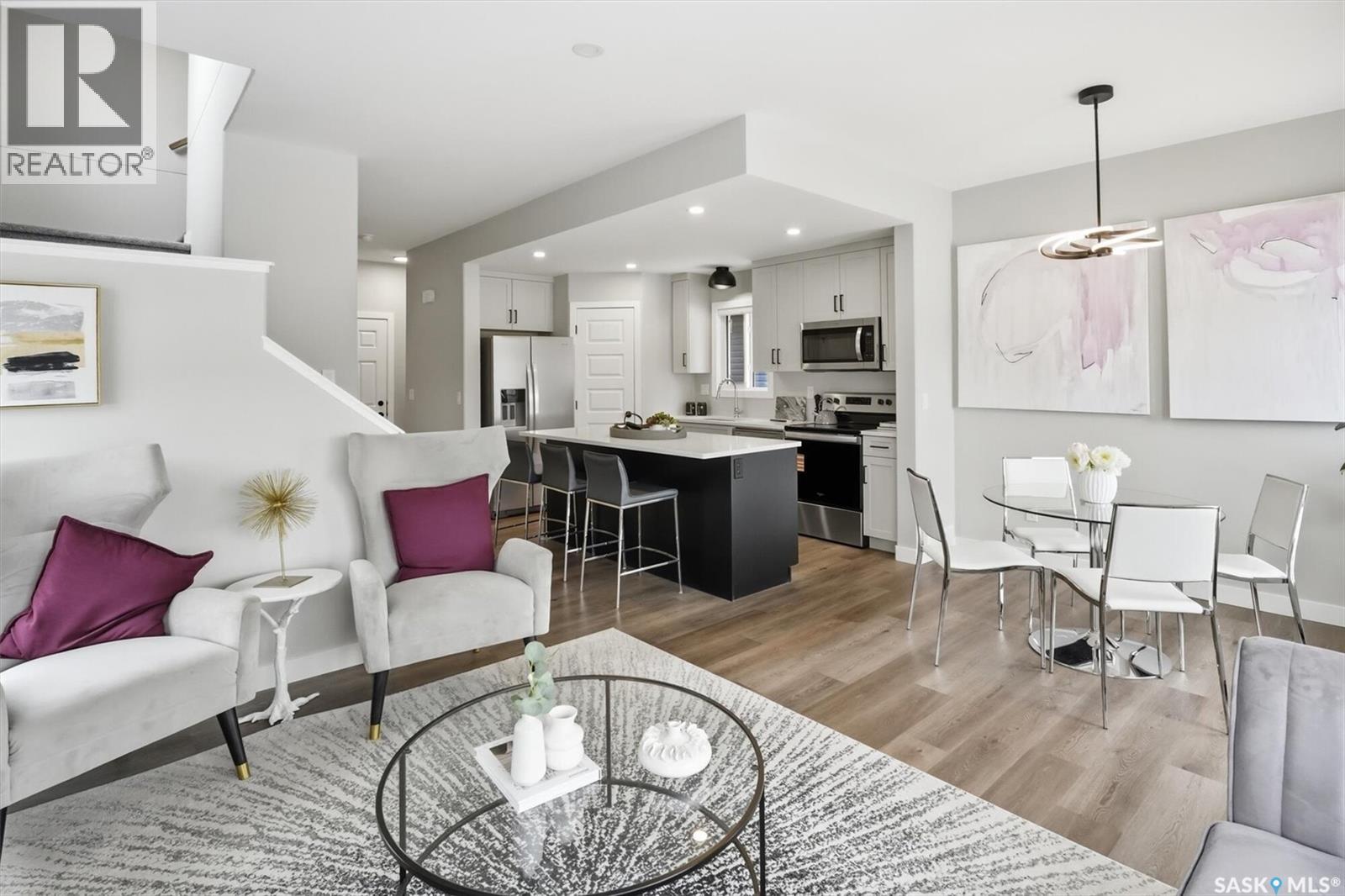 250 Kostiuk Crescent, Saskatoon, Saskatchewan  S7V 1R7 - Photo 2 - SK032673