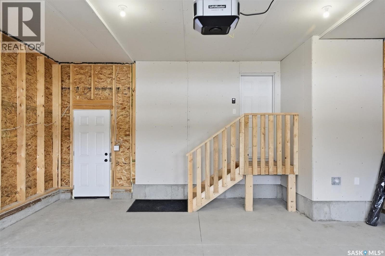 250 Kostiuk Crescent, Saskatoon, Saskatchewan  S7V 1R7 - Photo 35 - SK032673