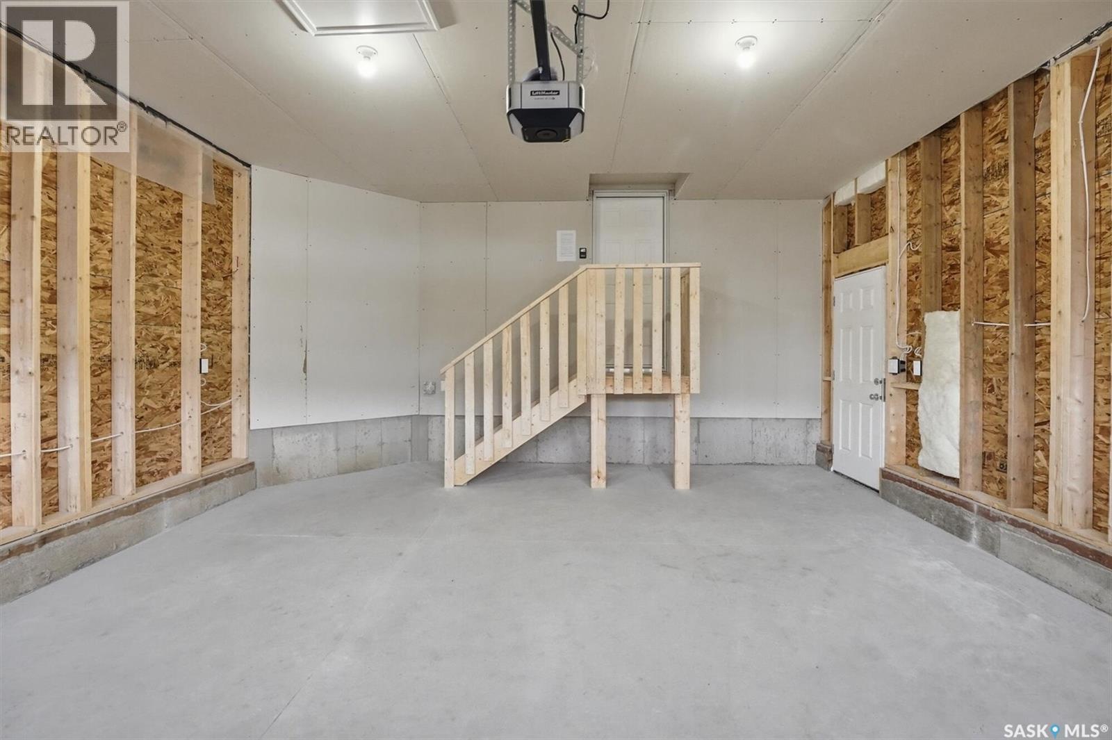 238 Kostiuk Crescent, Saskatoon, Saskatchewan  S7V 1R7 - Photo 32 - SK032671