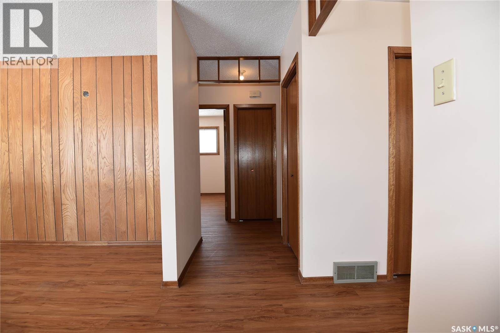 402-404 1st Street W, Nipawin, Saskatchewan  S0E 1E0 - Photo 10 - SK032585