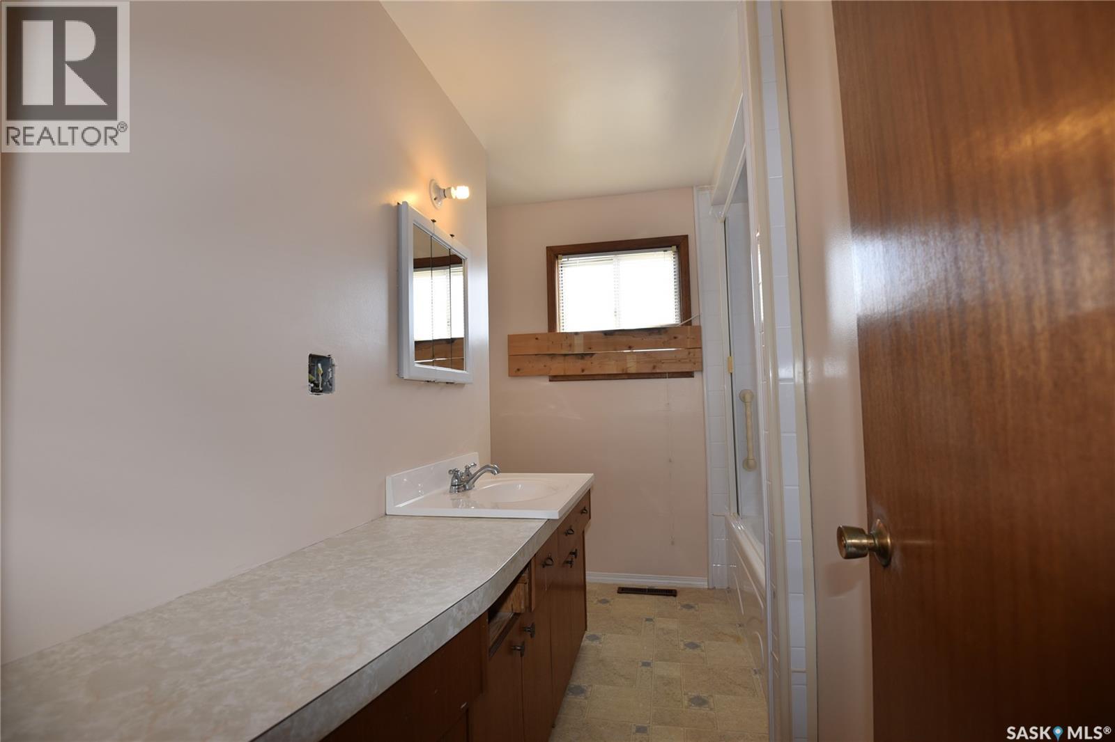 402-404 1st Street W, Nipawin, Saskatchewan  S0E 1E0 - Photo 15 - SK032585