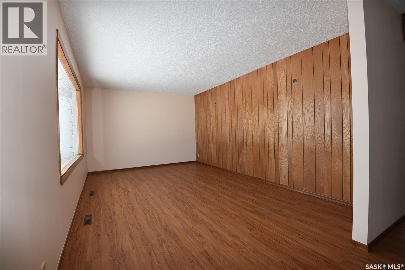 402-404 1st Street W, Nipawin, Saskatchewan  S0E 1E0 - Photo 7 - SK032585