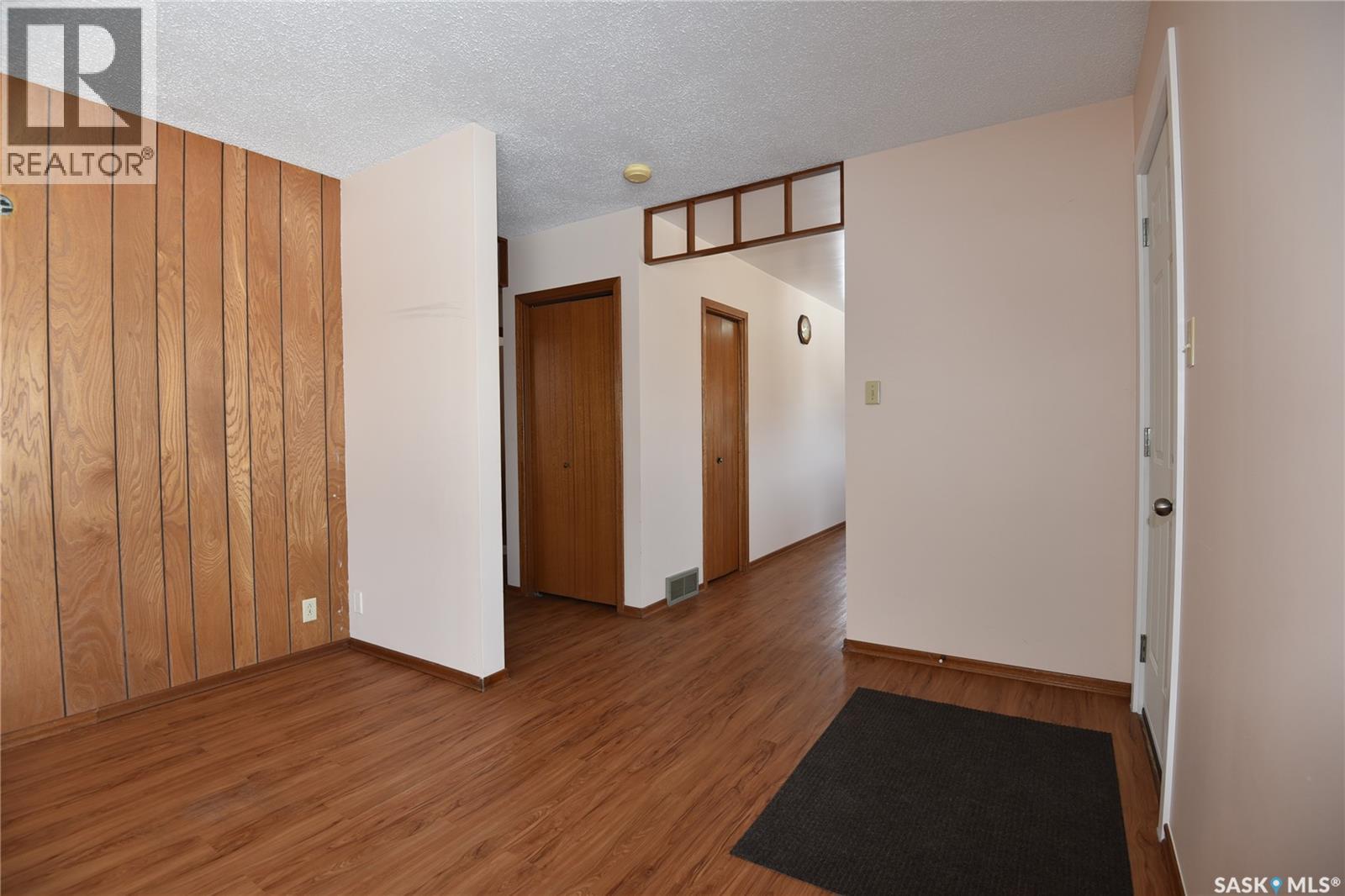 402-404 1st Street W, Nipawin, Saskatchewan  S0E 1E0 - Photo 9 - SK032585