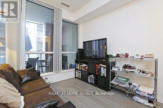 607 - 8 Mercer Street, Toronto, Ontario  M5V 0C4 - Photo 4 - C12991156