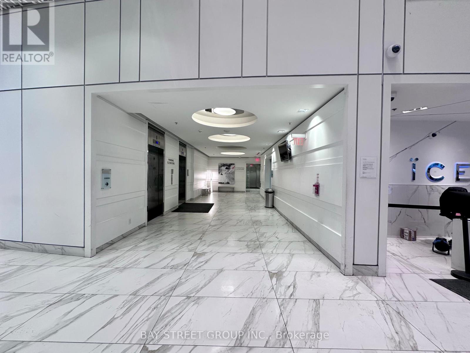 3704 - 12 York Street, Toronto, Ontario  M5J 0A9 - Photo 4 - C12991192