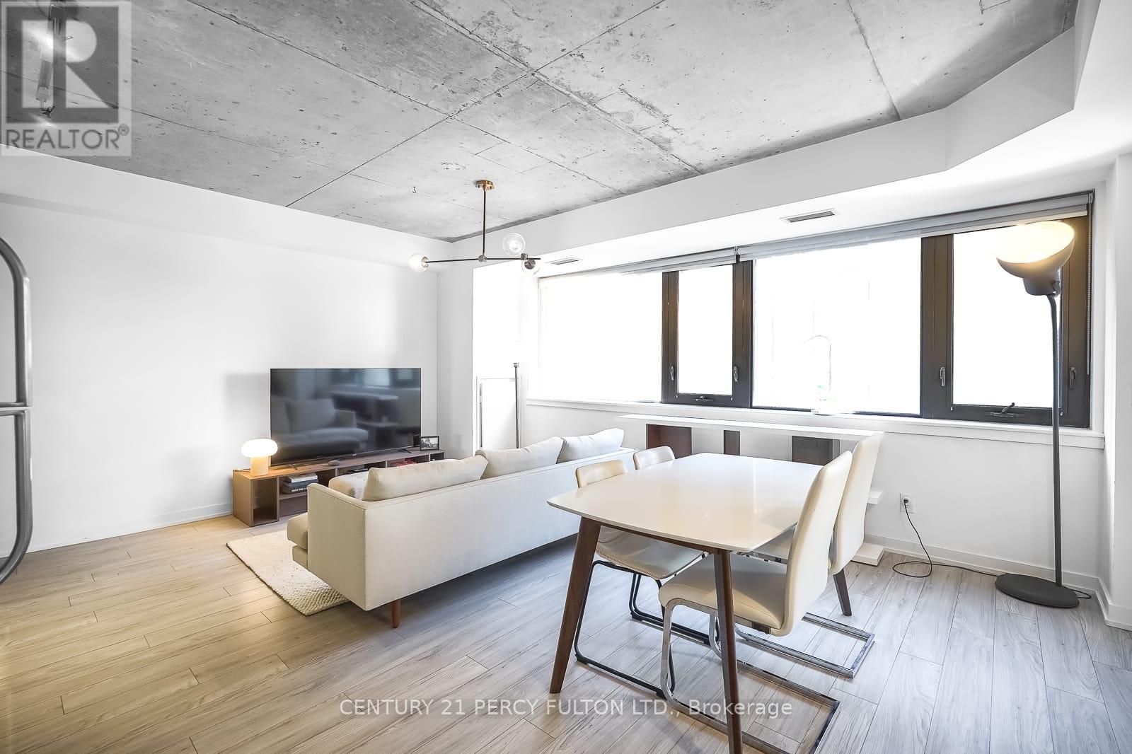 302 - 400 WELLINGTON STREET W, Toronto, Ontario