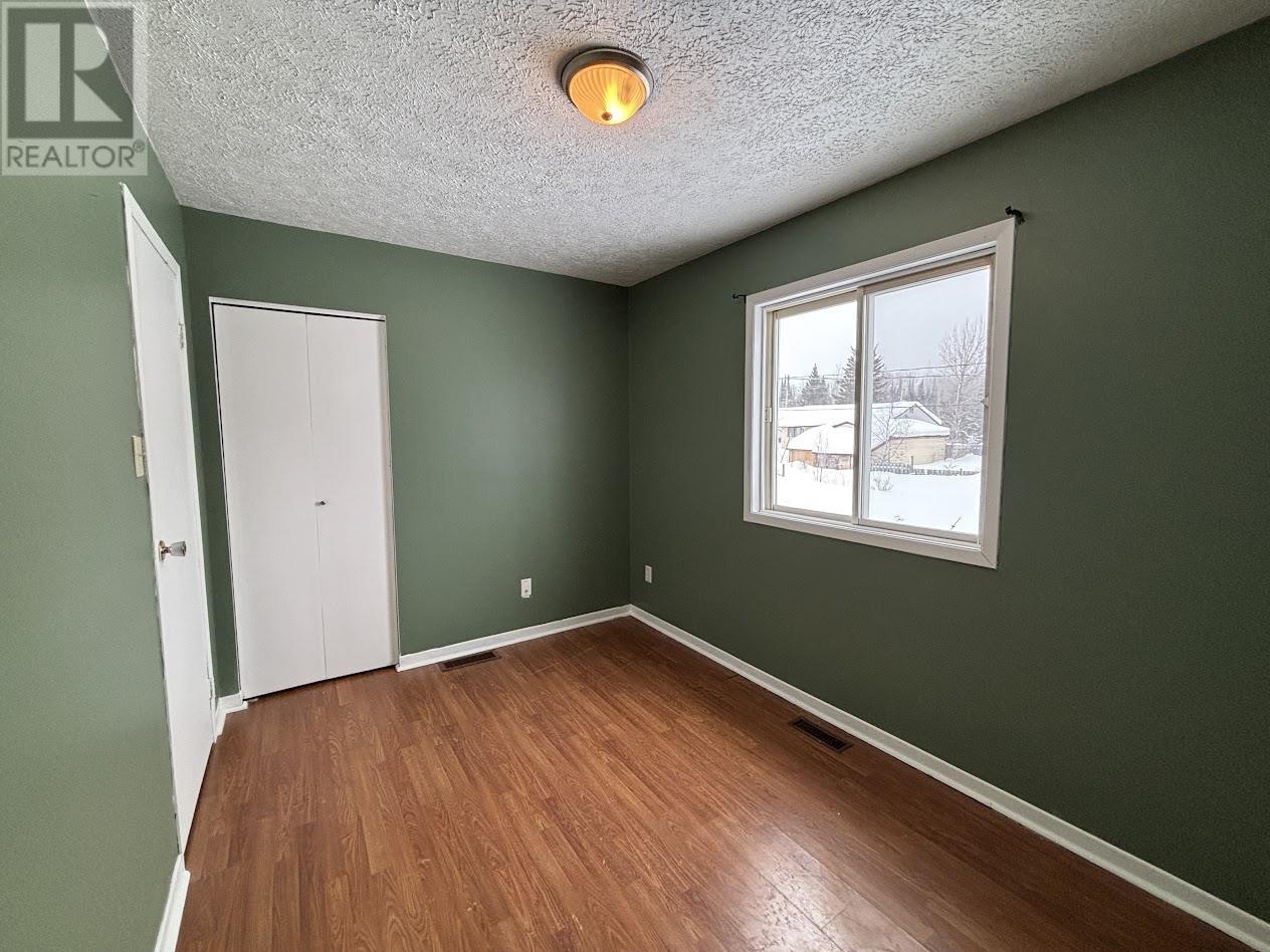 31 Brooks St, Manitouwadge, Ontario  P0T 2C0 - Photo 14 - TB2600370