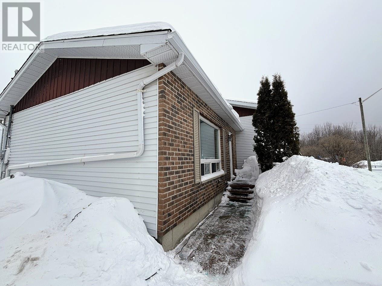 31 Brooks St, Manitouwadge, Ontario  P0T 2C0 - Photo 35 - TB2600370