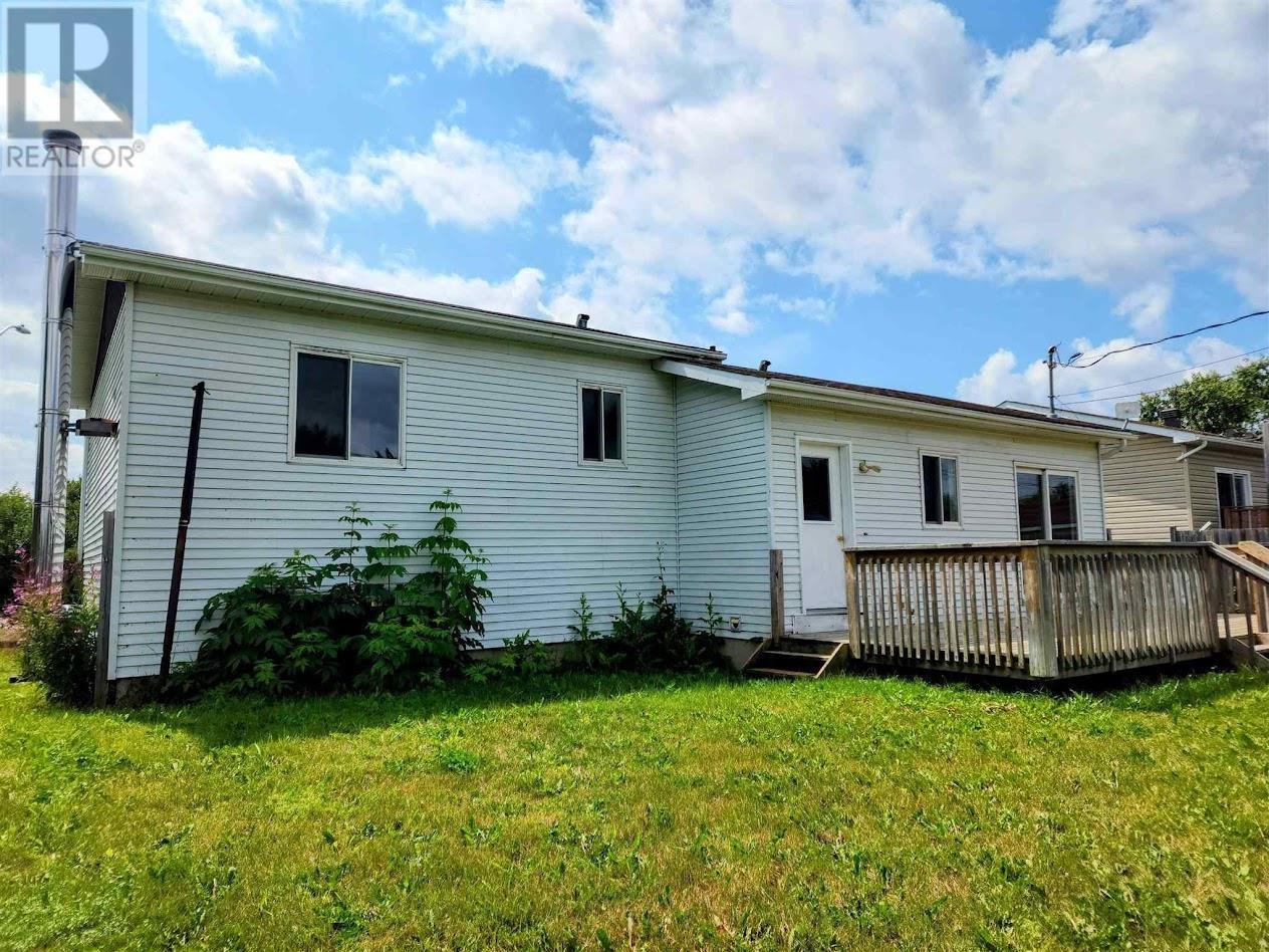 31 Brooks St, Manitouwadge, Ontario  P0T 2C0 - Photo 32 - TB2600370