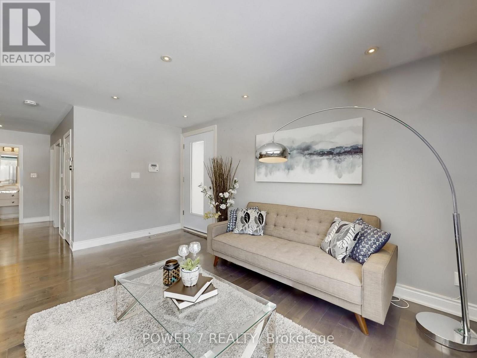 118 Kirker Avenue, Toronto, Ontario  M1G 1N1 - Photo 4 - E12991122