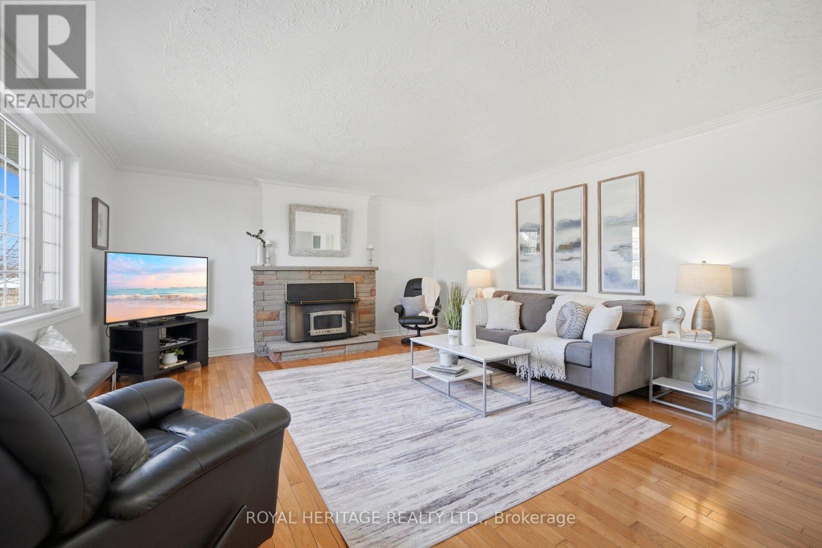 45 Andrew Avenue, Toronto, Ontario  M1M 3H1 - Photo 4 - E12991126