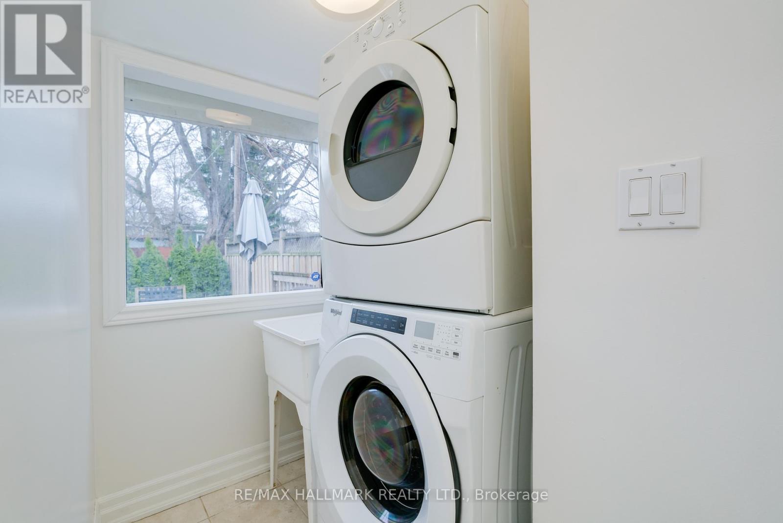 129 Woodfield Road, Toronto, Ontario  M4L 2W5 - Photo 15 - E12991178