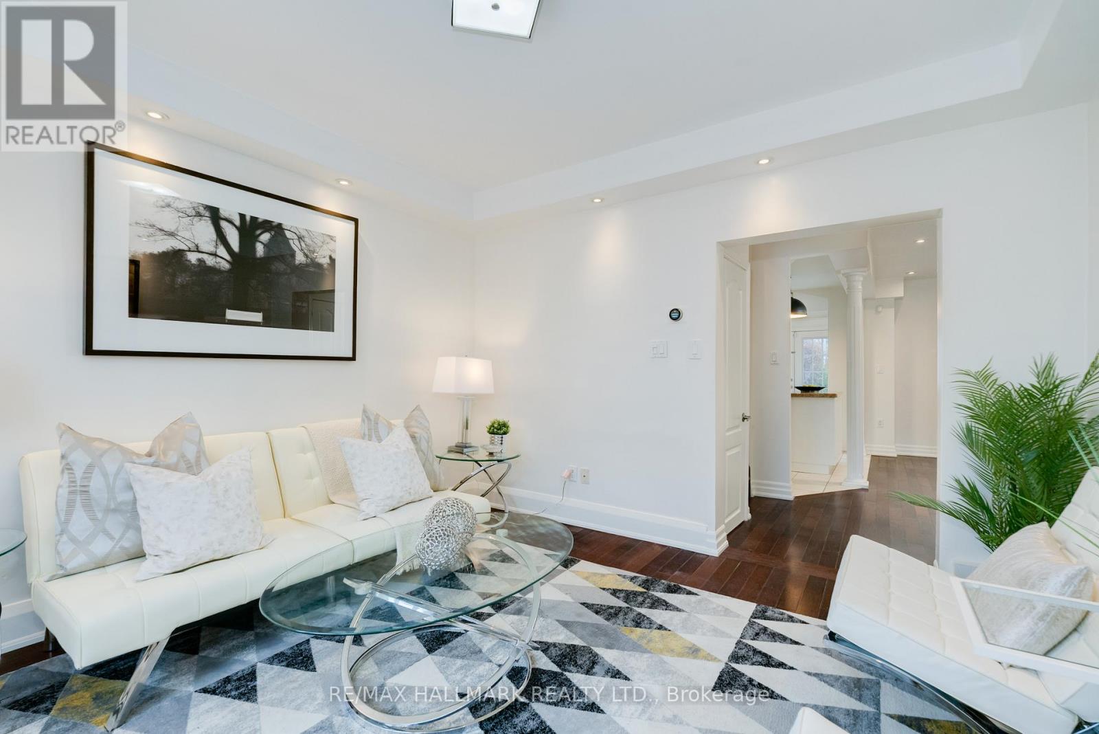 129 Woodfield Road, Toronto, Ontario  M4L 2W5 - Photo 5 - E12991178