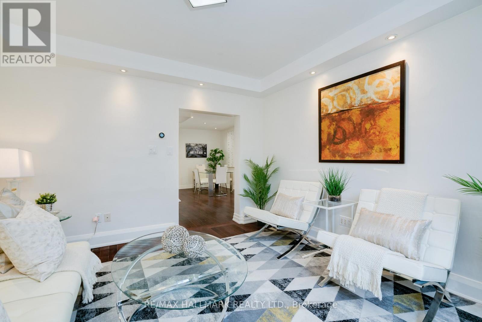 129 Woodfield Road, Toronto, Ontario  M4L 2W5 - Photo 6 - E12991178