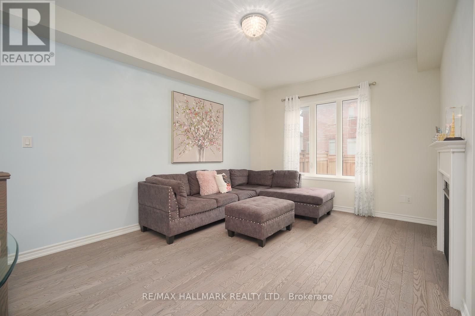 4 Hickling Lane, Ajax, Ontario  L1T 0N6 - Photo 12 - E12991204