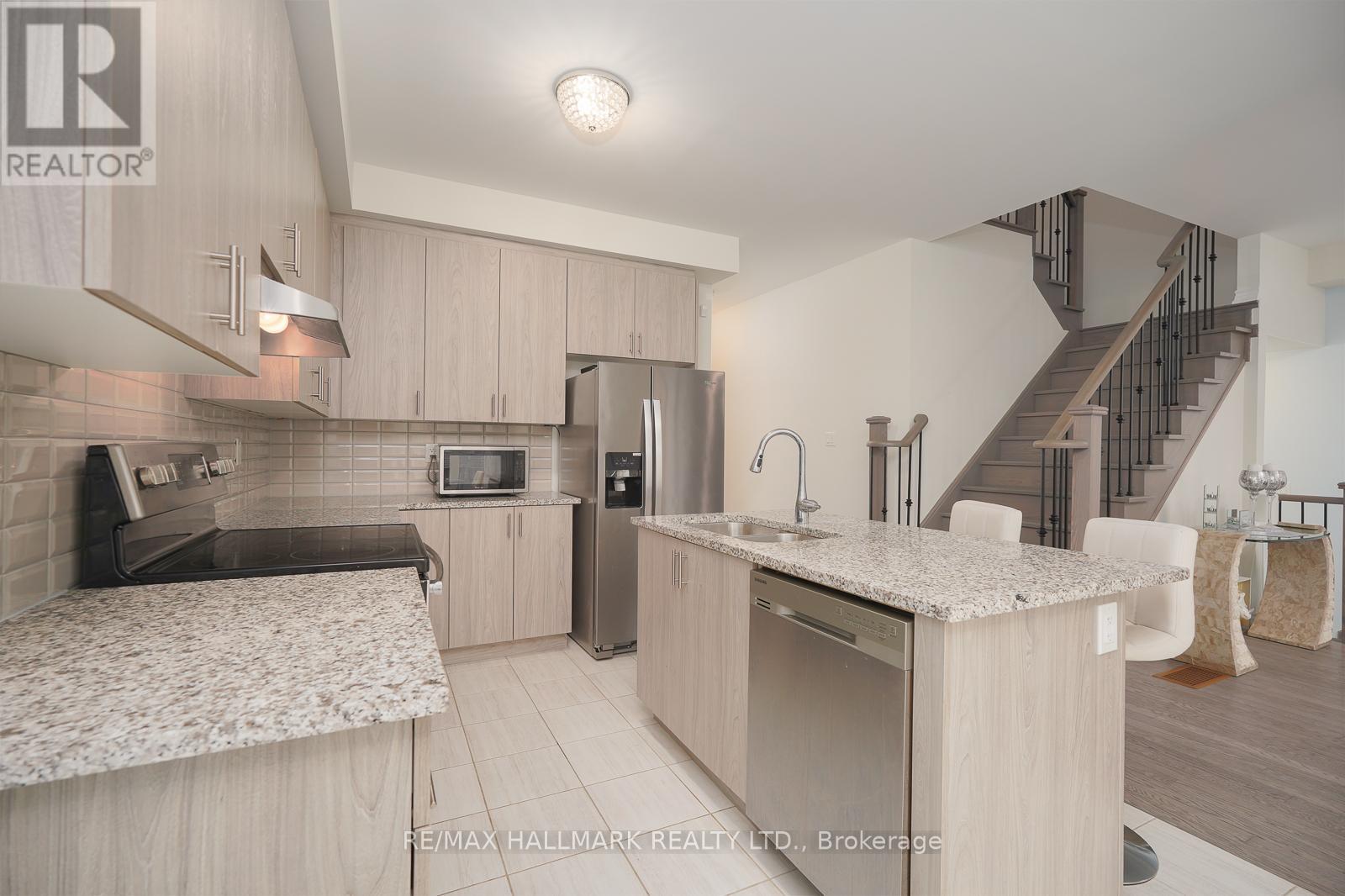 4 Hickling Lane, Ajax, Ontario  L1T 0N6 - Photo 18 - E12991204