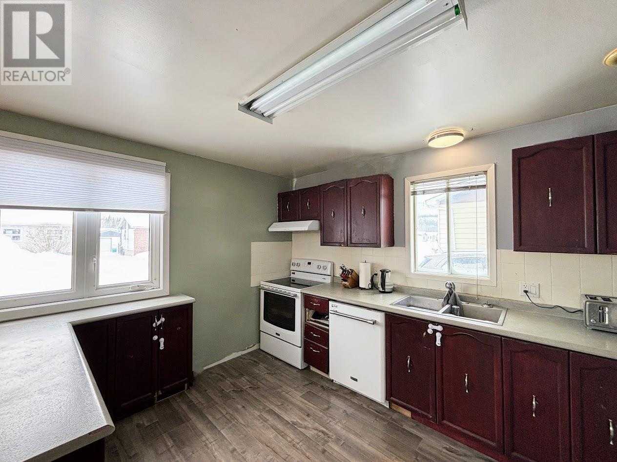 27 Wendego St, Manitouwadge, Ontario  P0T 2C0 - Photo 6 - TB2600479