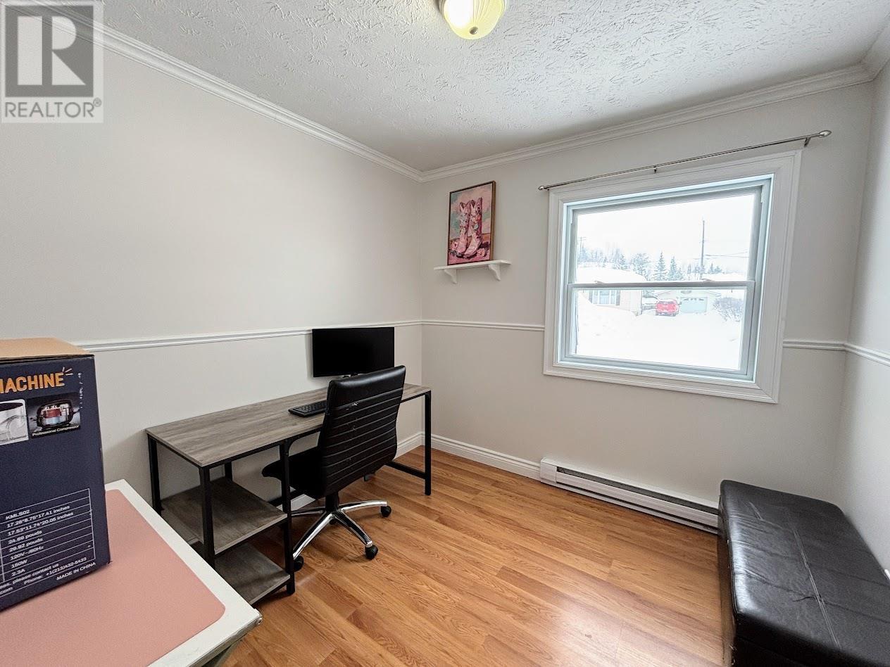 18 Wendego St, Manitouwadge, Ontario  P0T 2C0 - Photo 13 - TB2600582