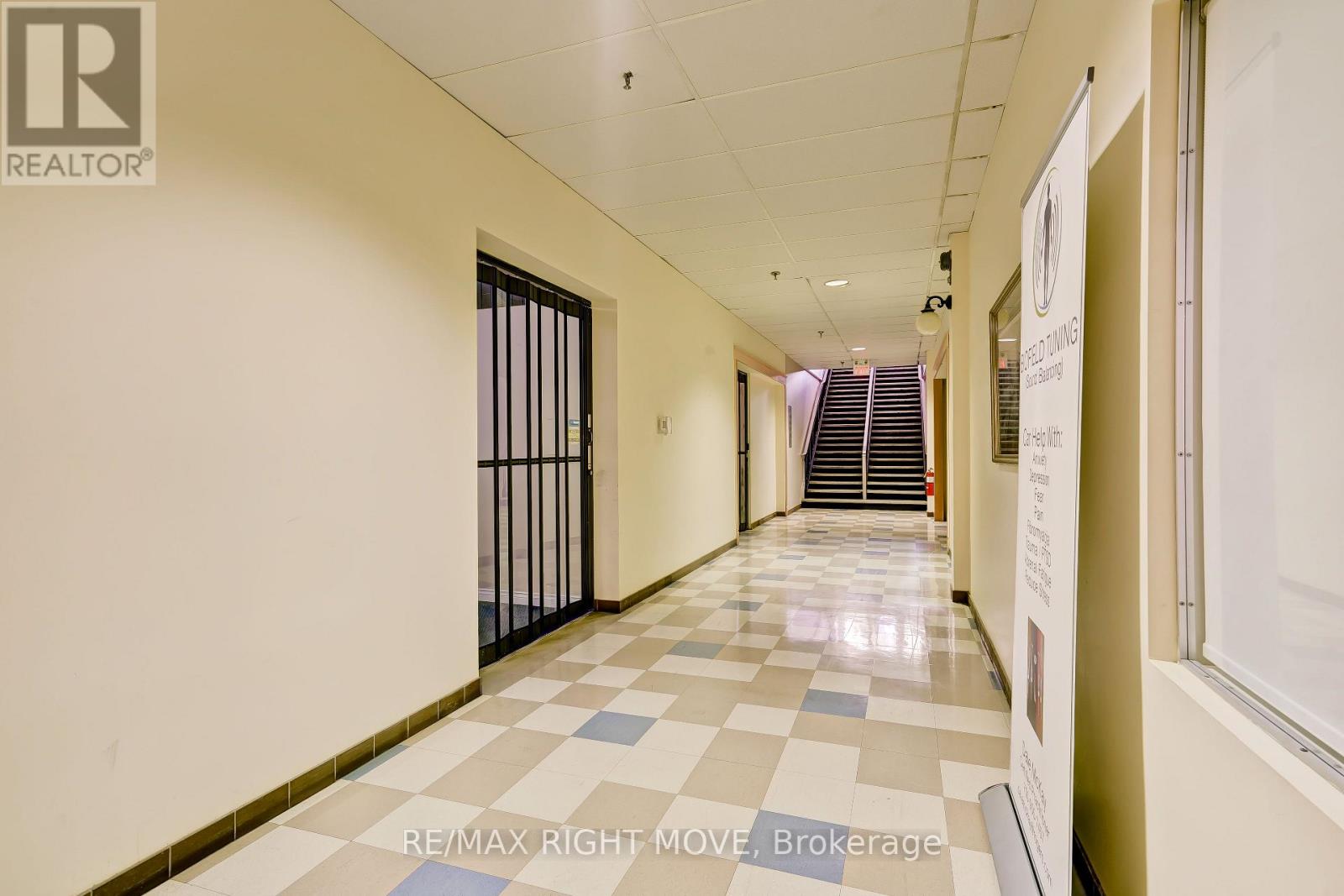 10 - 33 Mississaga Street E, Orillia, Ontario  L3V 1V4 - Photo 4 - S12990494