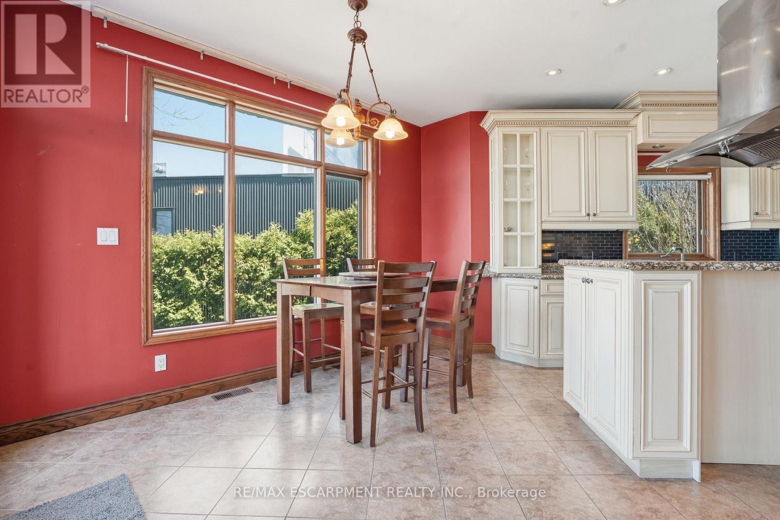 4 Lakeside Drive, Hamilton, Ontario  L8E 5C1 - Photo 11 - X12726180