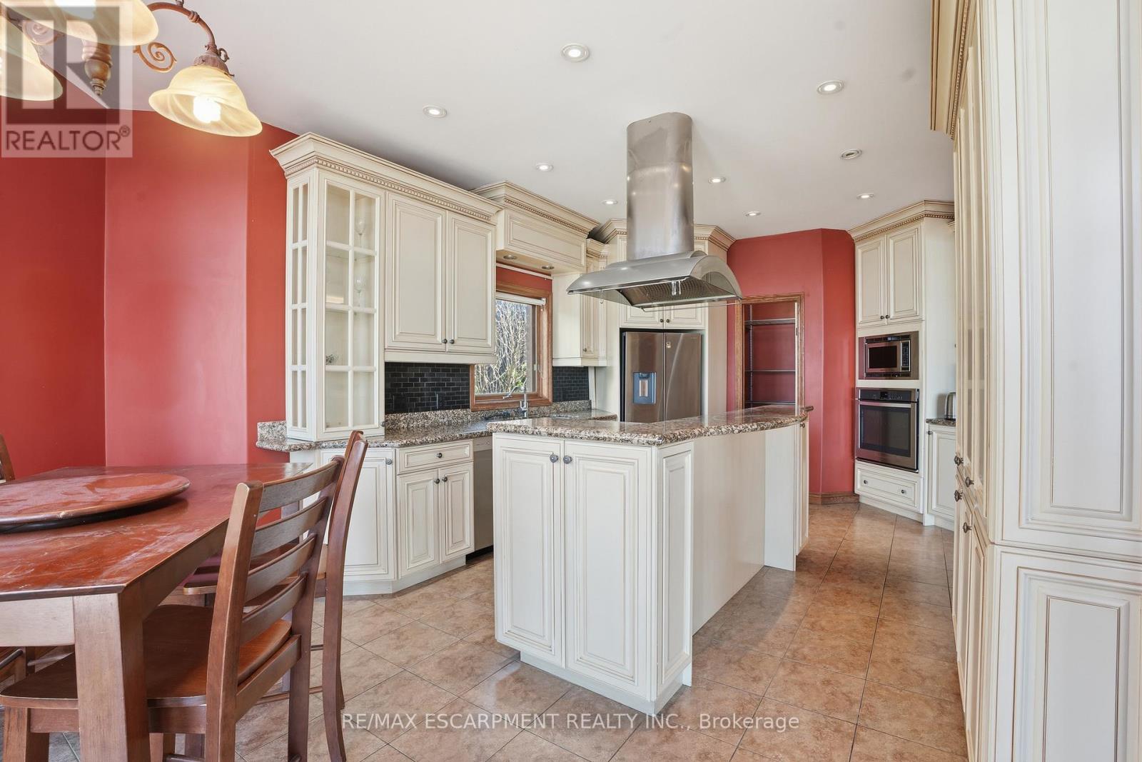 4 Lakeside Drive, Hamilton, Ontario  L8E 5C1 - Photo 12 - X12726180