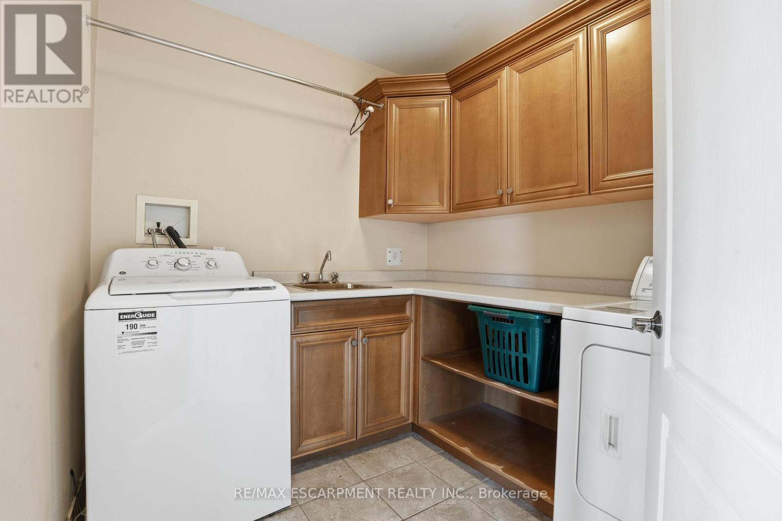 4 Lakeside Drive, Hamilton, Ontario  L8E 5C1 - Photo 26 - X12726180