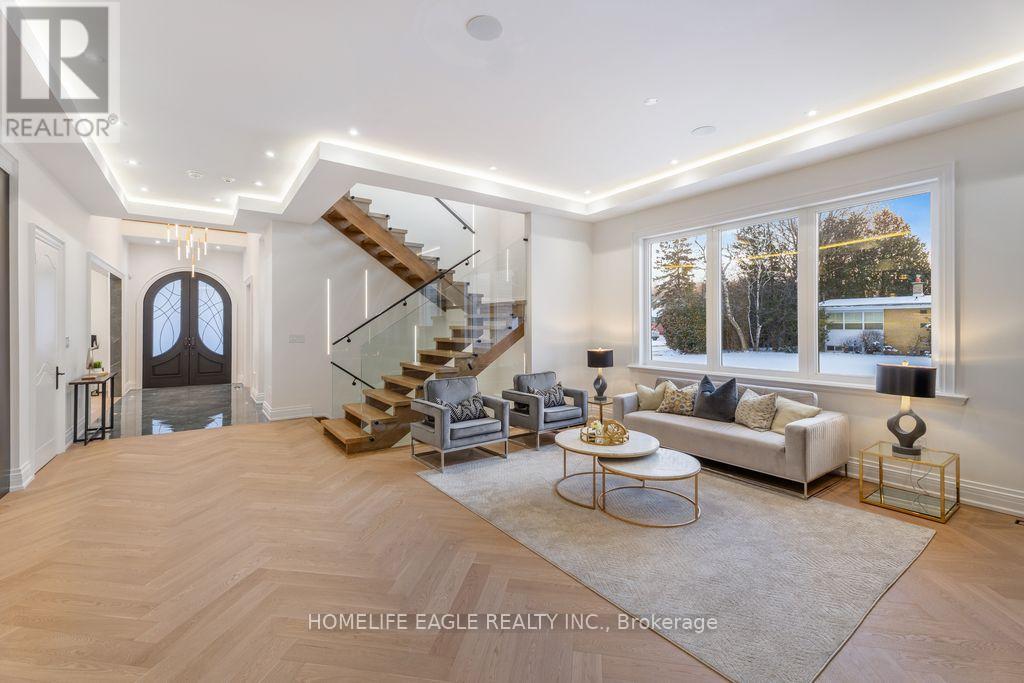 52 Child Drive, Aurora, Ontario  L4G 1Y5 - Photo 4 - N12991166