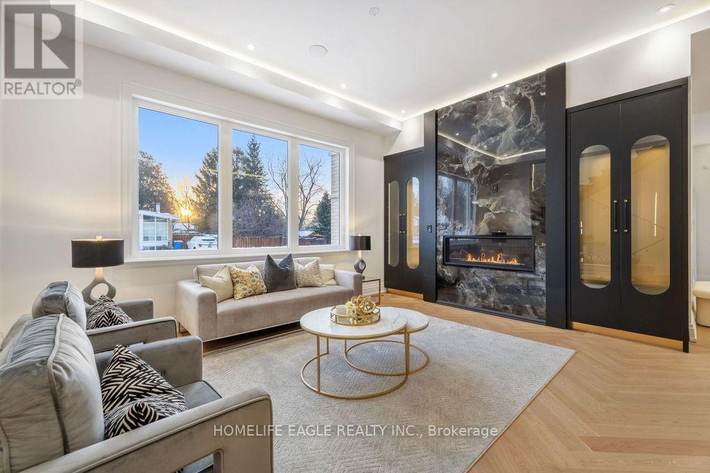 52 Child Drive, Aurora, Ontario  L4G 1Y5 - Photo 5 - N12991166