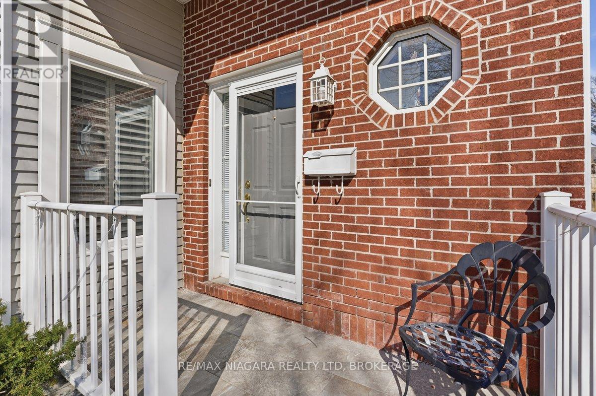 23 - 5 Lakeside Drive W, St. Catharines (Port Weller), Ontario  L2M 1P3 - Photo 7 - X12991390
