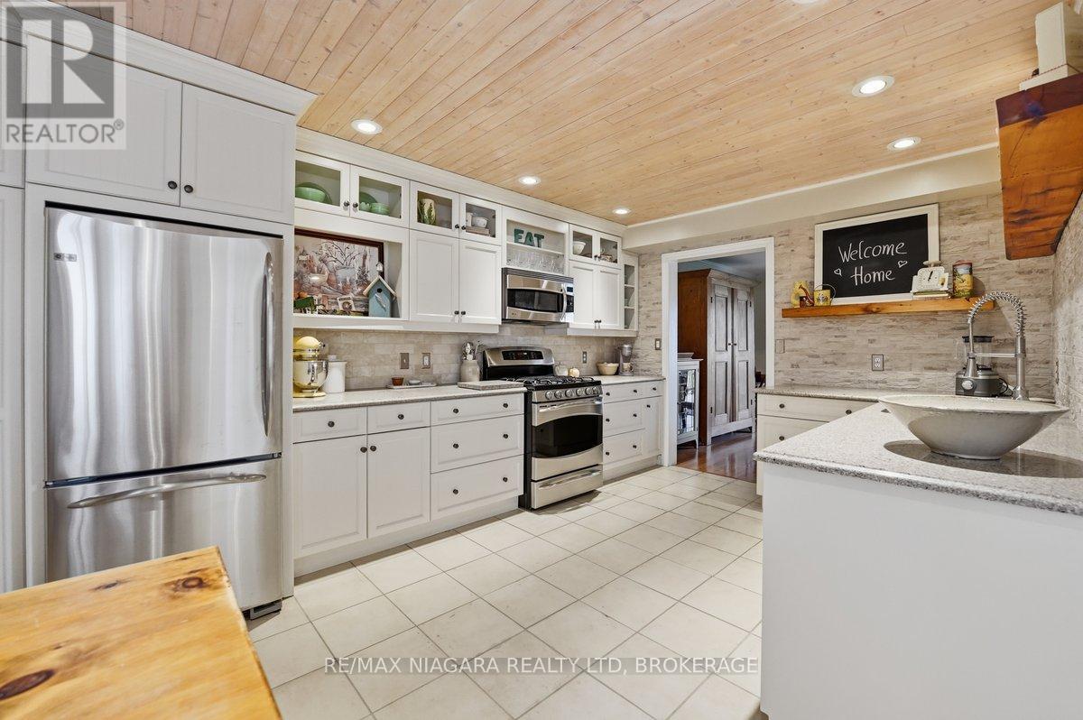 23 - 5 Lakeside Drive W, St. Catharines (Port Weller), Ontario  L2M 1P3 - Photo 9 - X12991390