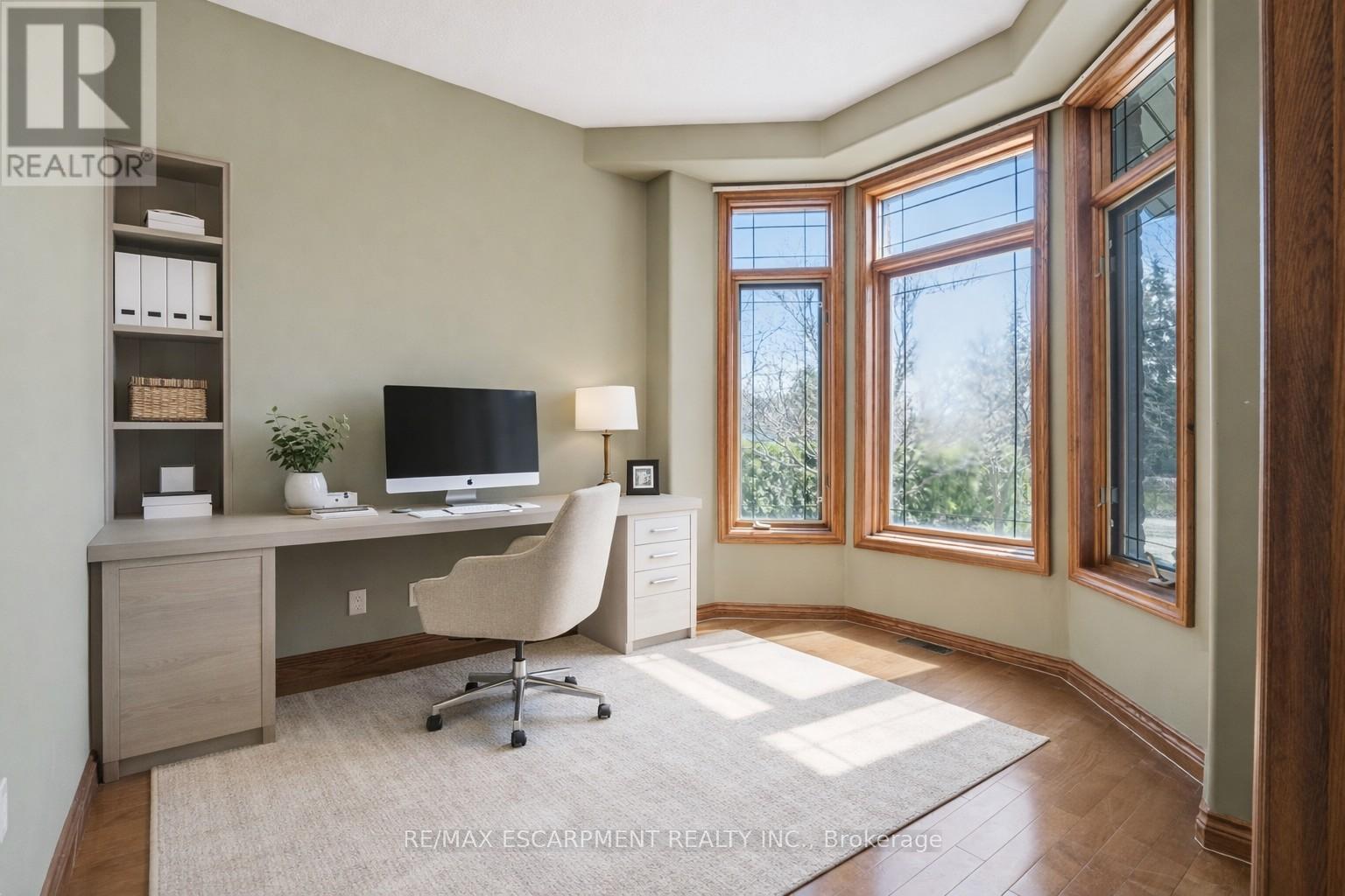 4 Lakeside Drive, Hamilton, Ontario  L8E 5C1 - Photo 6 - X12726180