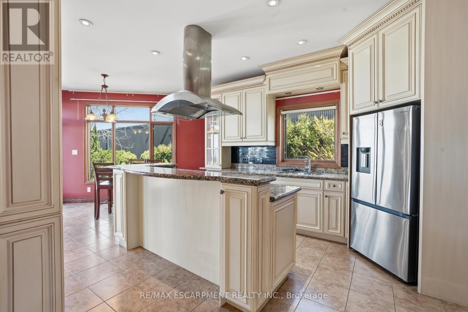 4 Lakeside Drive, Hamilton, Ontario  L8E 5C1 - Photo 9 - X12726180