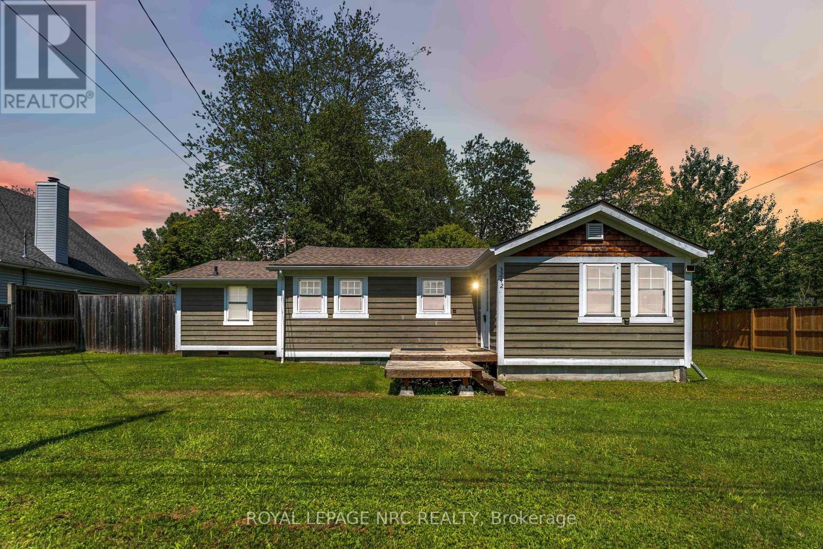 3242 Riselay Avenue, Fort Erie, Ontario  L0S 1N0 - Photo 1 - X12991494