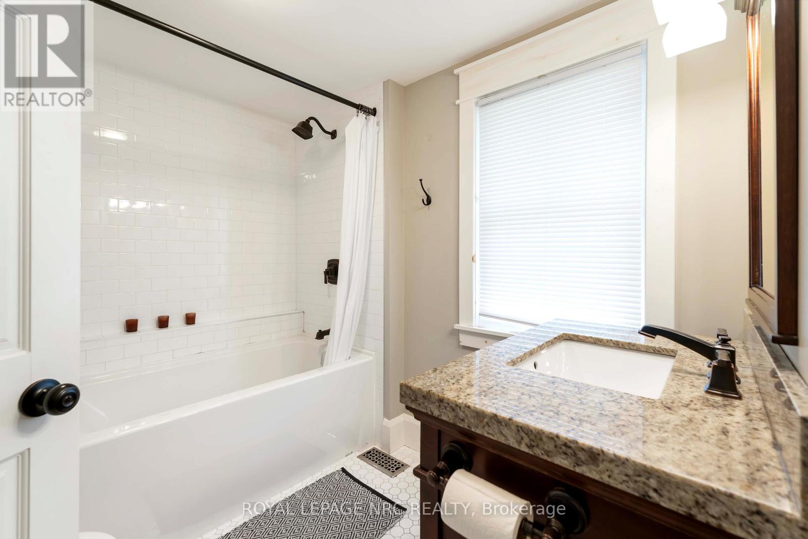 3242 Riselay Avenue, Fort Erie, Ontario  L0S 1N0 - Photo 25 - X12991494