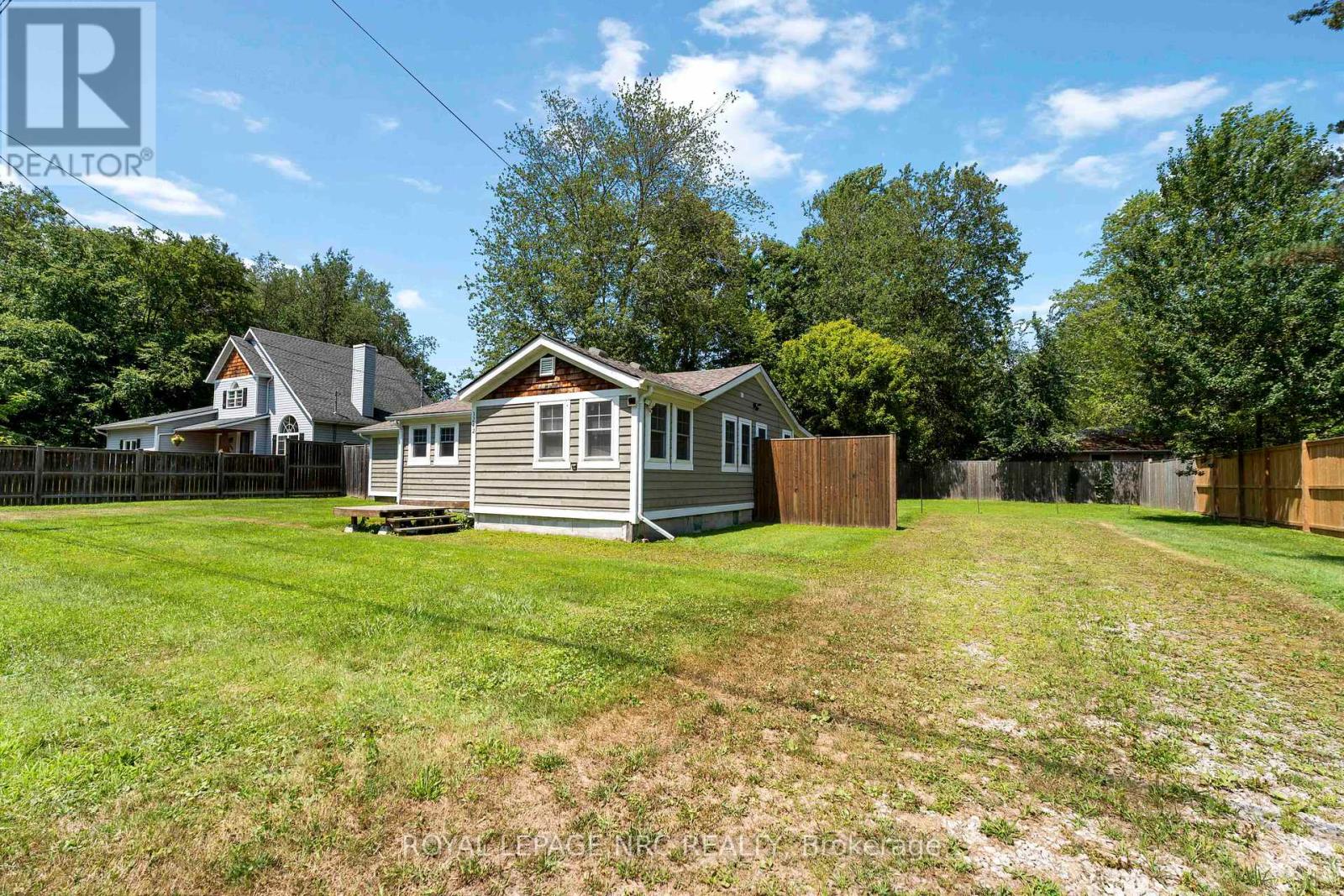 3242 Riselay Avenue, Fort Erie, Ontario  L0S 1N0 - Photo 3 - X12991494