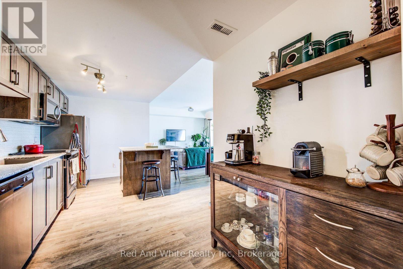 407 - 175 Commonwealth Street, Kitchener, Ontario N2E 0H4 - Photo 5 - X12991418